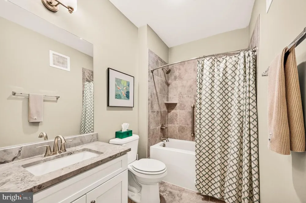6101 FAIRVIEW FARM DRIVE #309 Alexandria, VA 22315