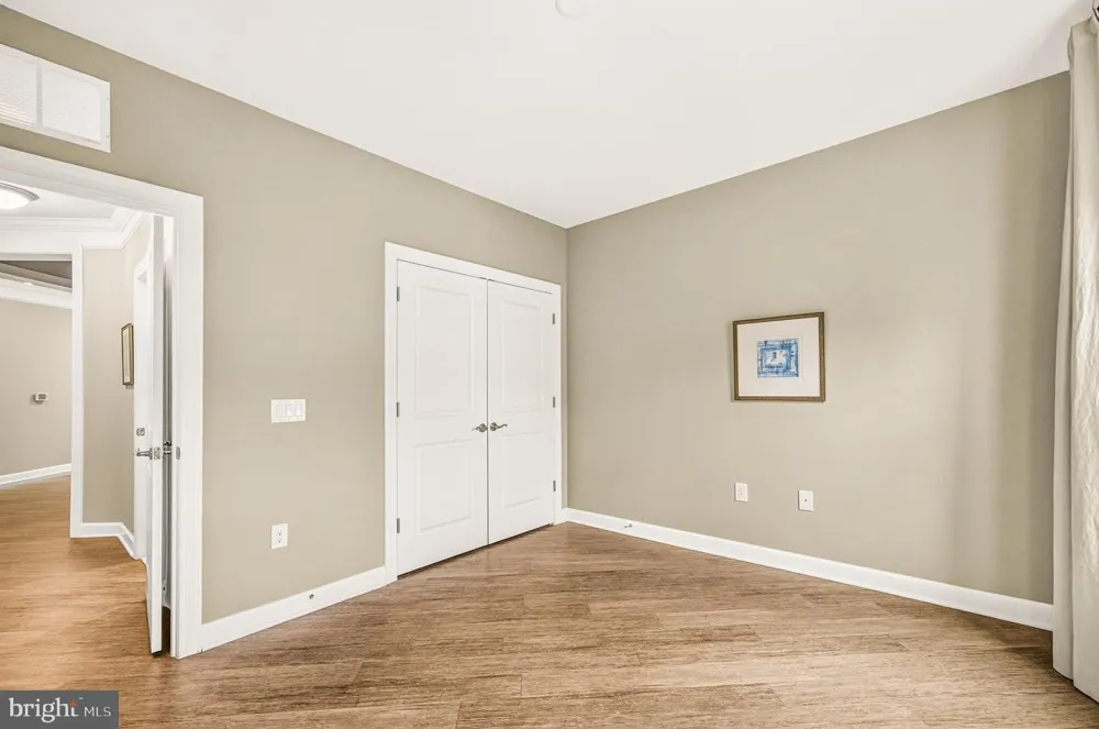 6101 FAIRVIEW FARM DRIVE #309 Alexandria, VA 22315