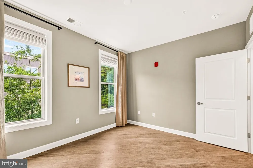 6101 FAIRVIEW FARM DRIVE #309 Alexandria, VA 22315