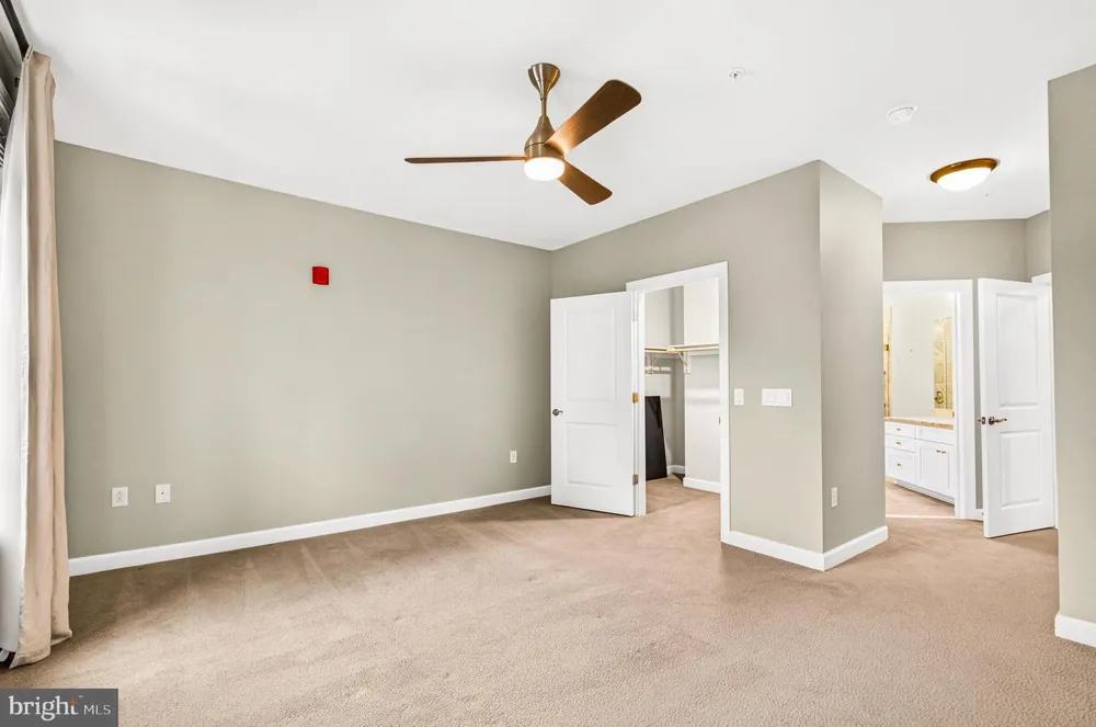 6101 FAIRVIEW FARM DRIVE #309 Alexandria, VA 22315