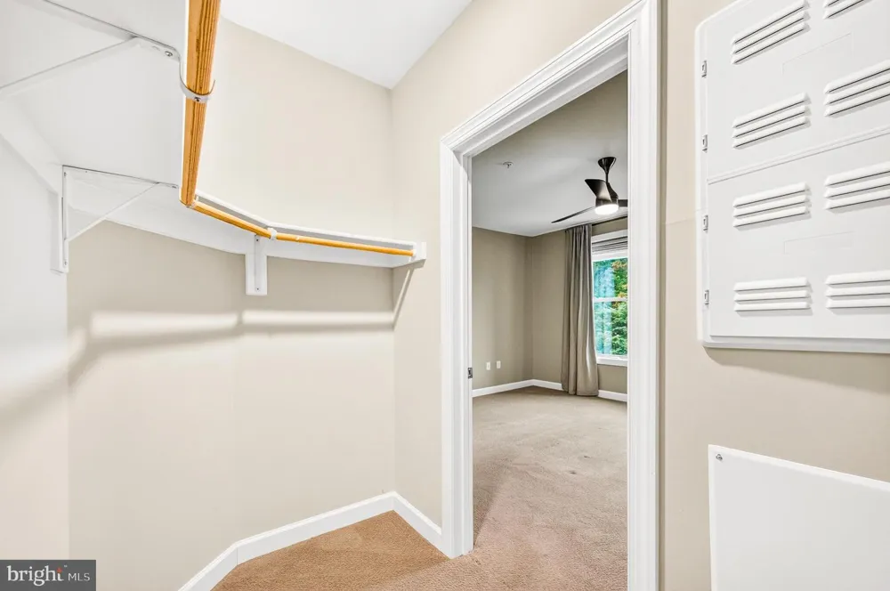 6101 FAIRVIEW FARM DRIVE #309 Alexandria, VA 22315