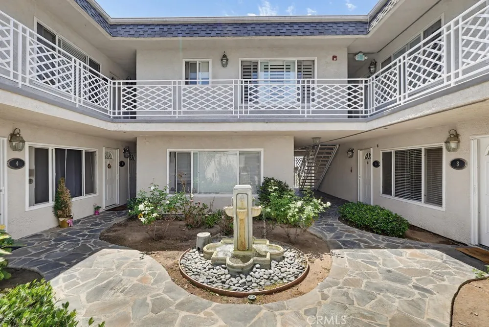 1720 Newport Avenue #2 Long Beach, CA 90804