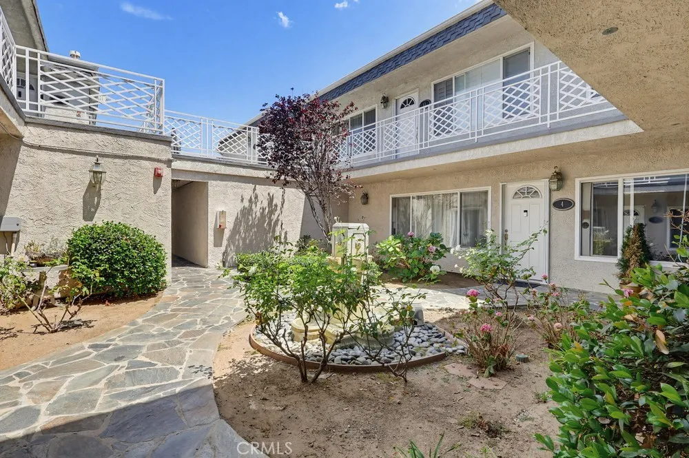 1720 Newport Avenue #2 Long Beach, CA 90804