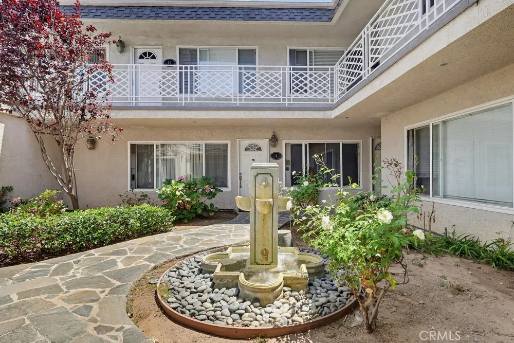 1720 Newport Avenue #2 Long Beach, CA 90804