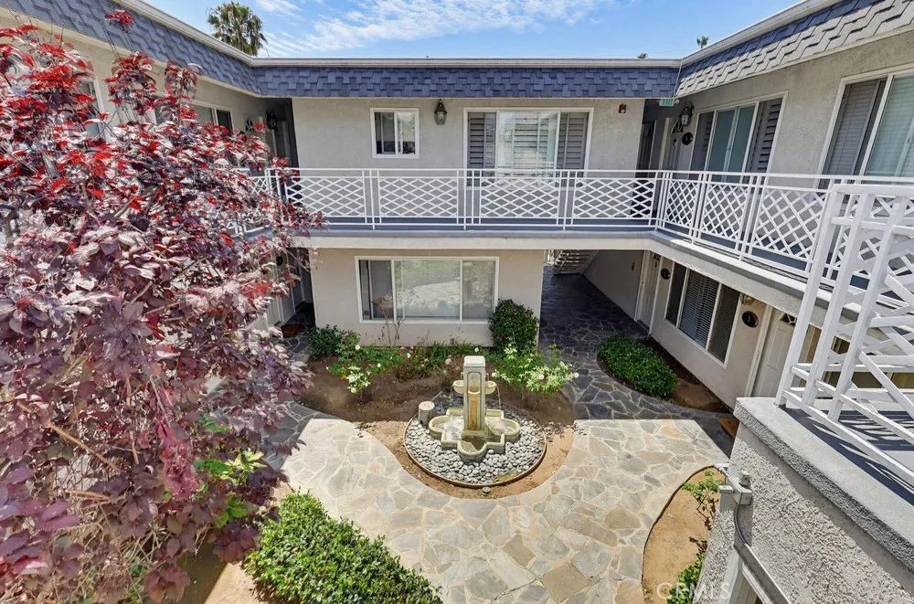 1720 Newport Avenue #2 Long Beach, CA 90804