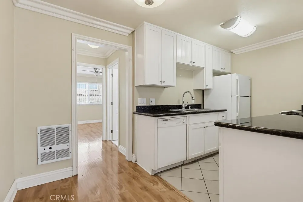 1720 Newport Avenue #2 Long Beach, CA 90804