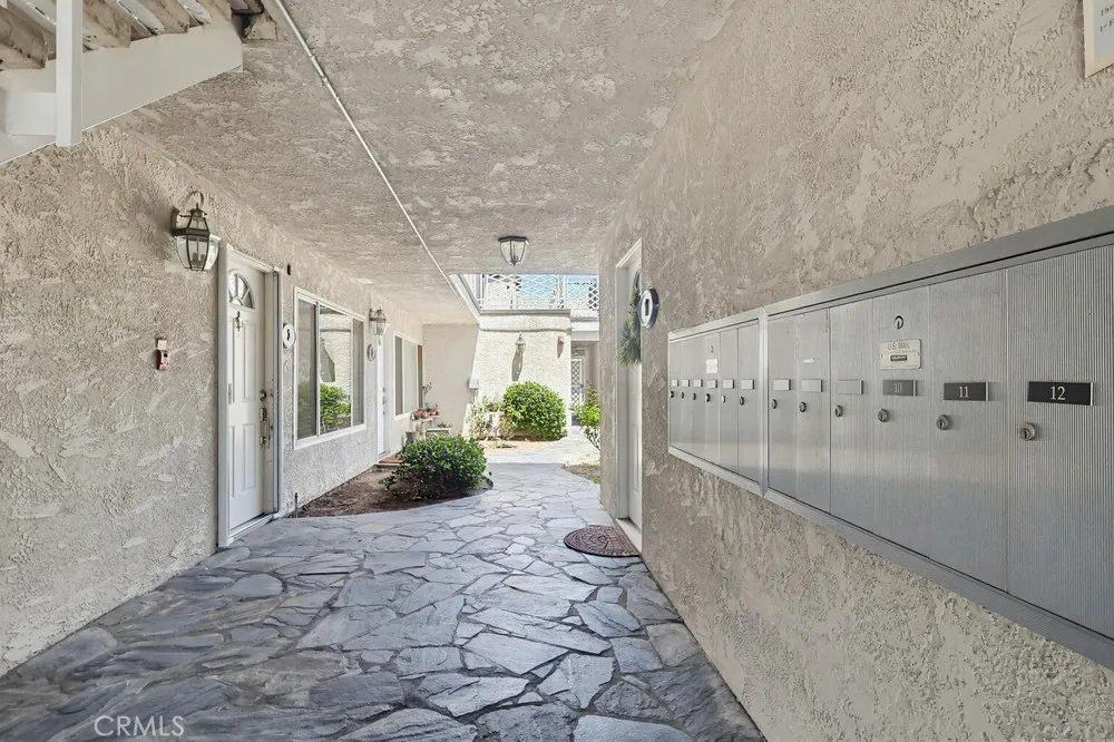1720 Newport Avenue #2 Long Beach, CA 90804