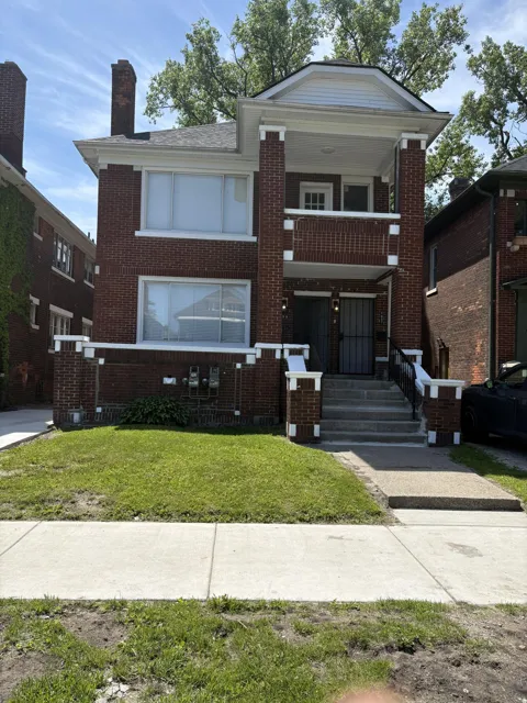 1955 Gladstone Street #Upper