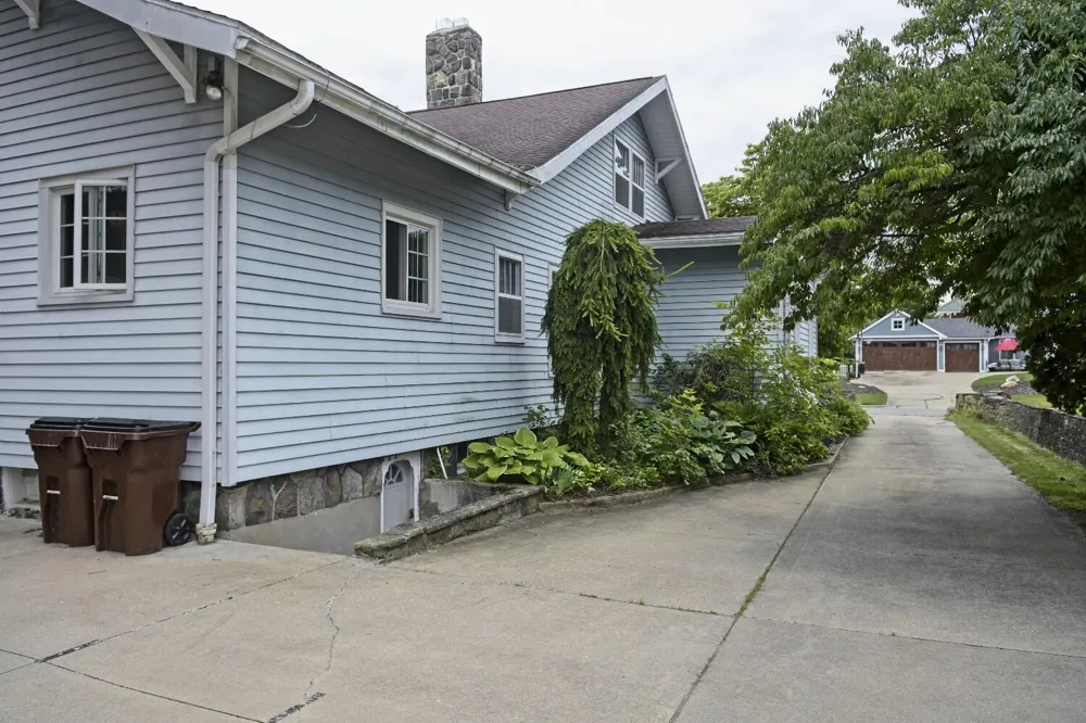311 S Thompson Street Jackson City, MI 49203