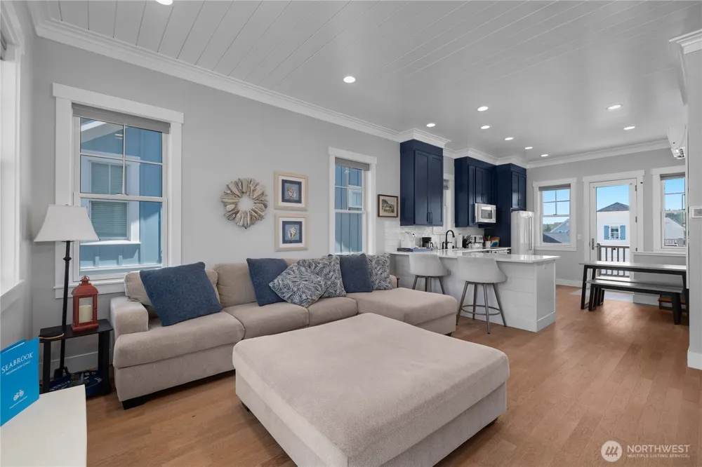 61 Horizon Street Pacific Beach, WA 98571