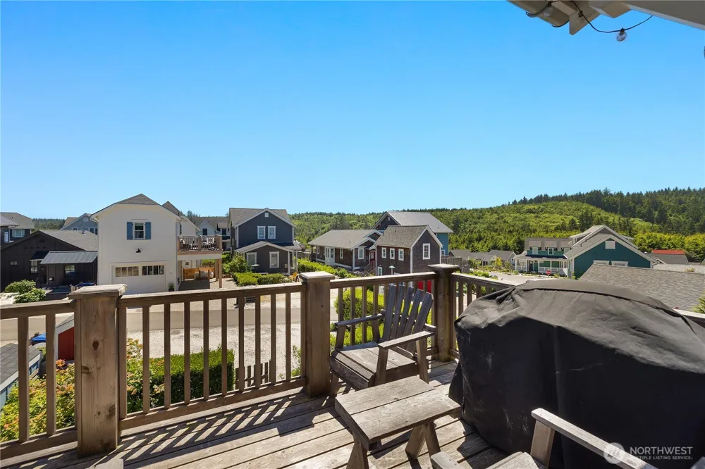 61 Horizon Street Pacific Beach, WA 98571