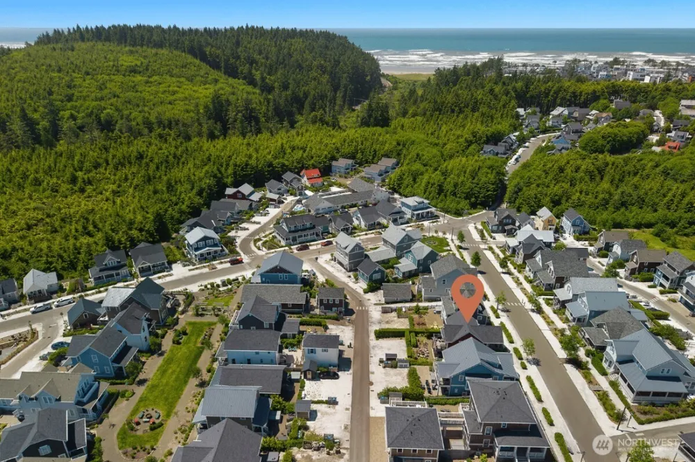 61 Horizon Street Pacific Beach, WA 98571