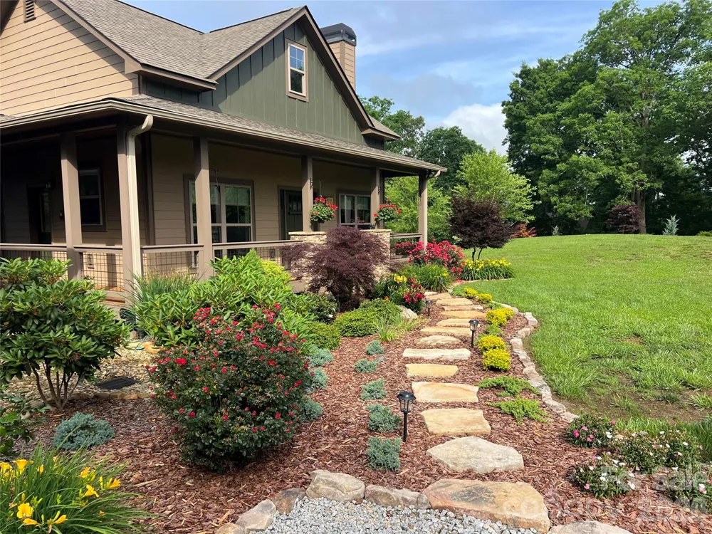 1052 Porter Creek Drive Franklin, NC 28734