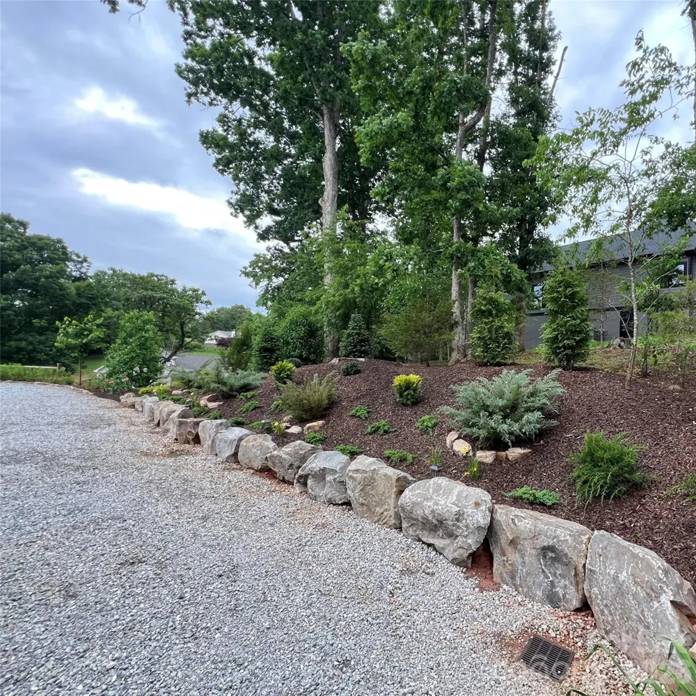 1052 Porter Creek Drive Franklin, NC 28734