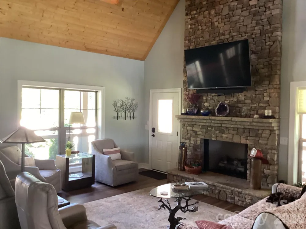 1052 Porter Creek Drive Franklin, NC 28734