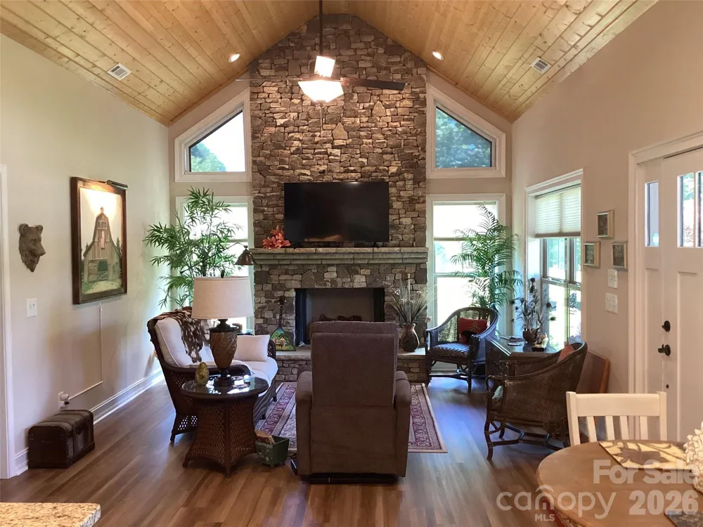 1052 Porter Creek Drive Franklin, NC 28734