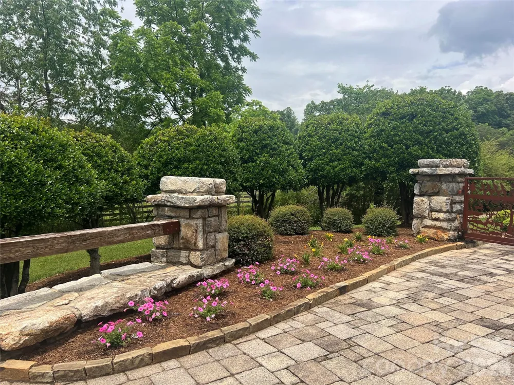 1052 Porter Creek Drive Franklin, NC 28734