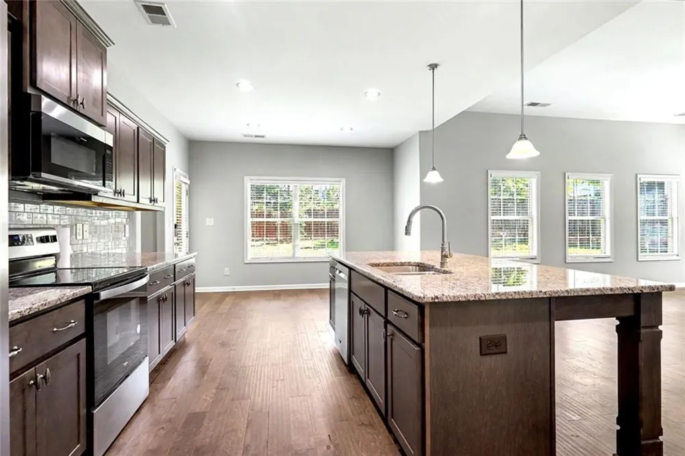 12 alabama Avenue Sharpsburg, GA 30277