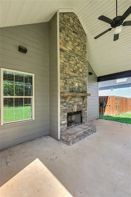12 alabama Avenue Sharpsburg, GA 30277