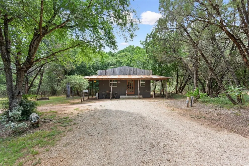15988 Wortham Bend Road China Spring, TX 76633