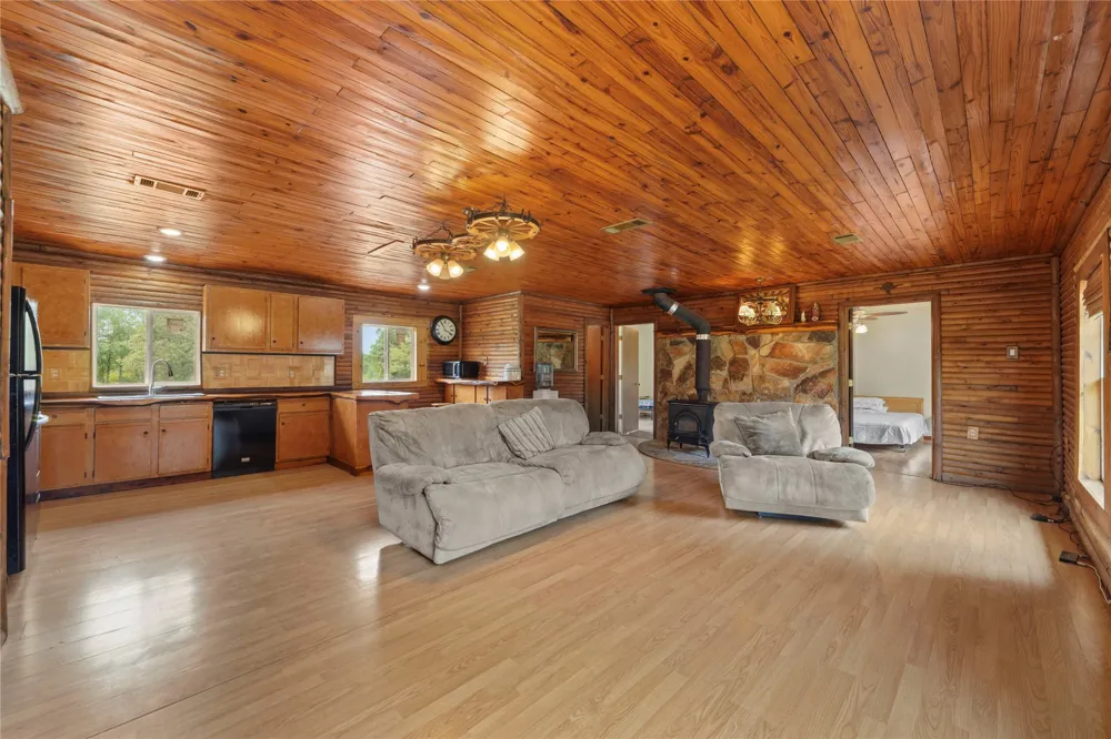 19331 Allen Ranch Road Eustace, TX 75124