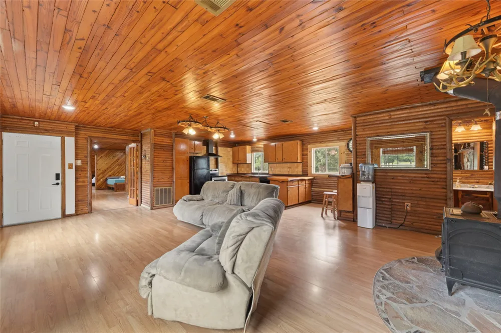 19331 Allen Ranch Road Eustace, TX 75124