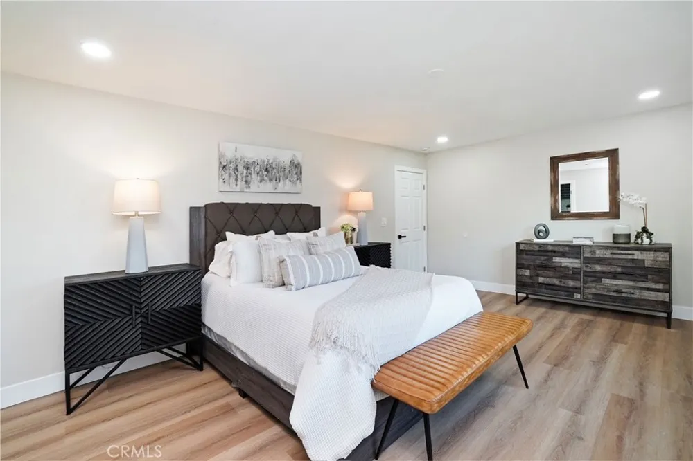 5571 Central Avenue Riverside, CA 92504