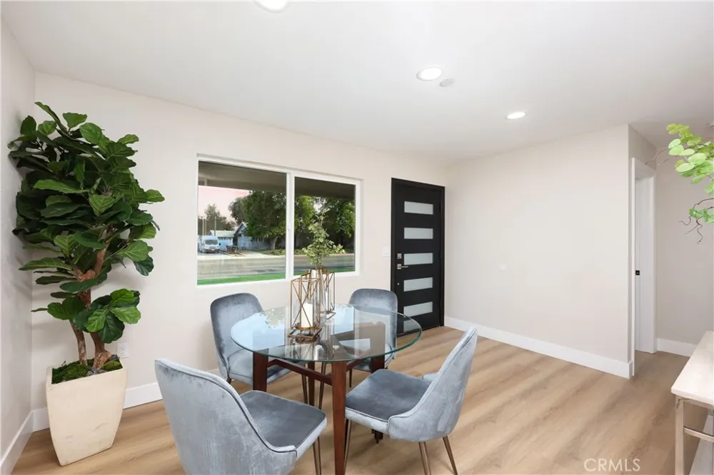 5571 Central Avenue Riverside, CA 92504