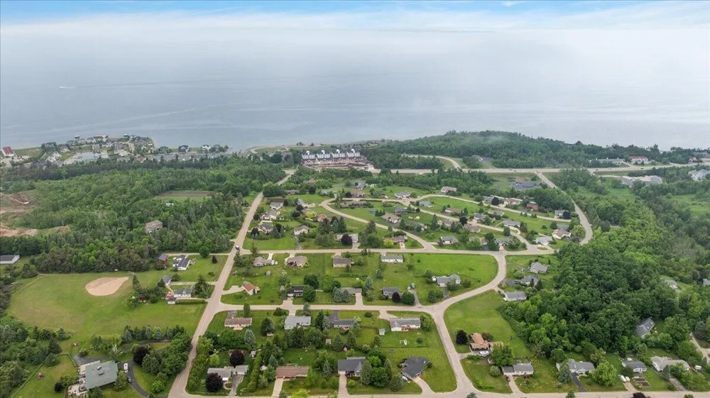 3162 Greenfield Drive Petoskey, MI 49770