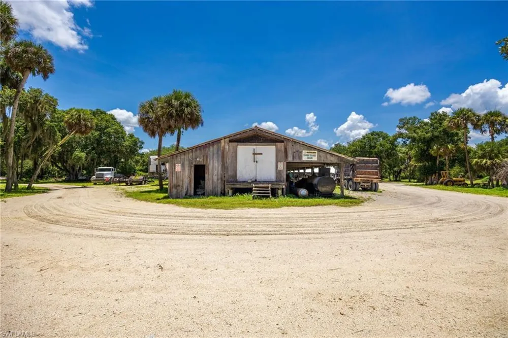 21405 Dooley Grade Road Clewiston, FL 33440