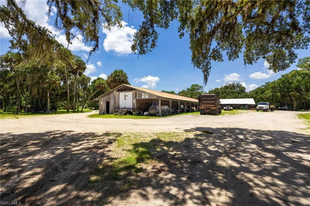 21405 Dooley Grade Road Clewiston, FL 33440