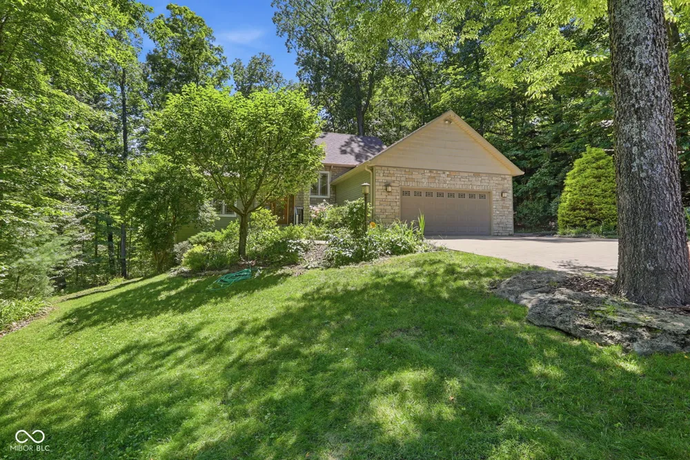 4618 Chatham Drive Bloomington, IN 47404