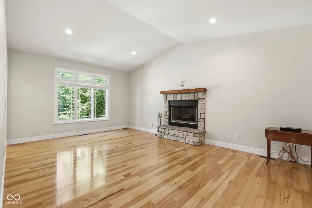 4618 Chatham Drive Bloomington, IN 47404