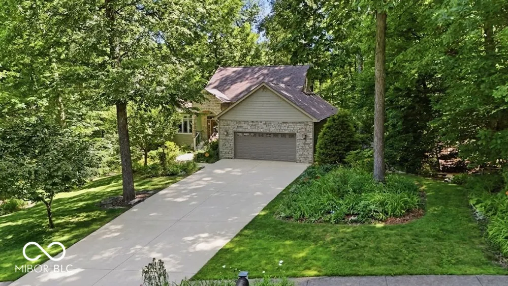 4618 Chatham Drive Bloomington, IN 47404