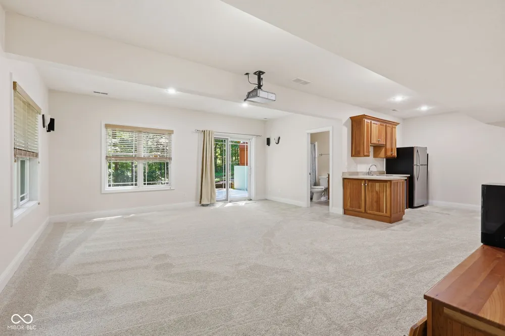 4618 Chatham Drive Bloomington, IN 47404