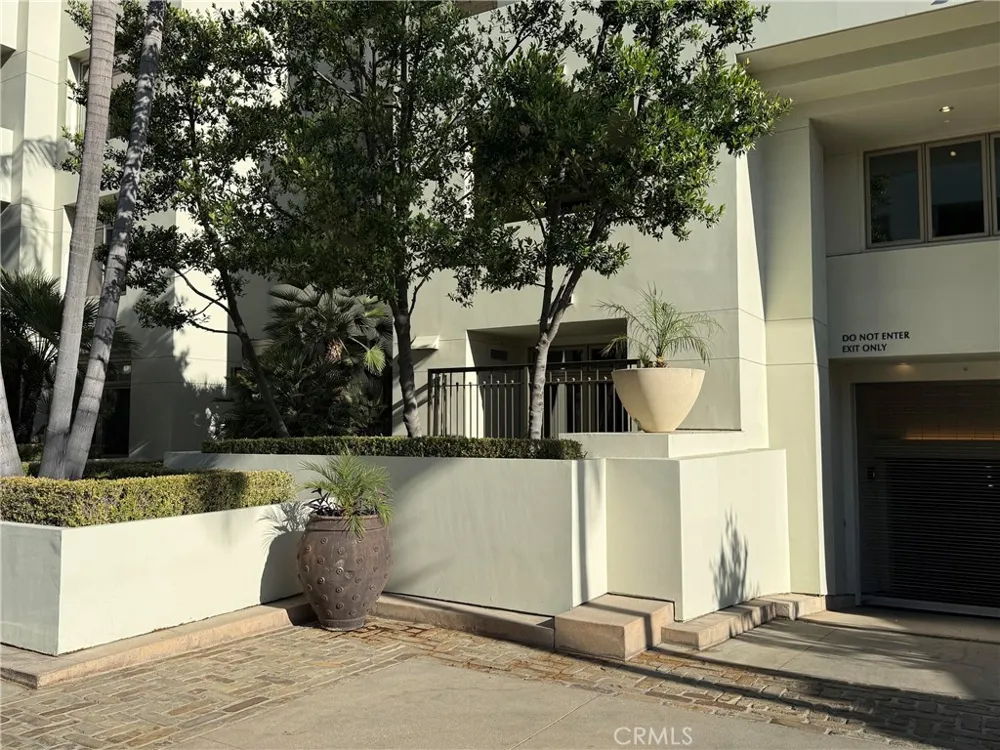 920 Granite Drive #117 Pasadena, CA 91101