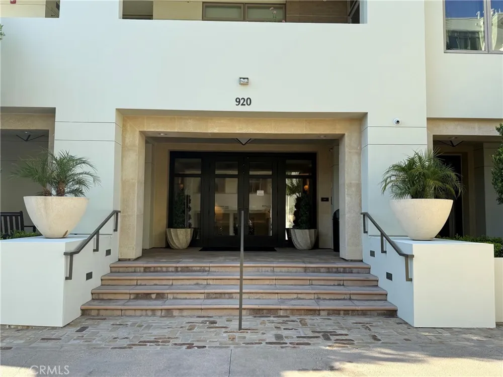 920 Granite Drive #117 Pasadena, CA 91101