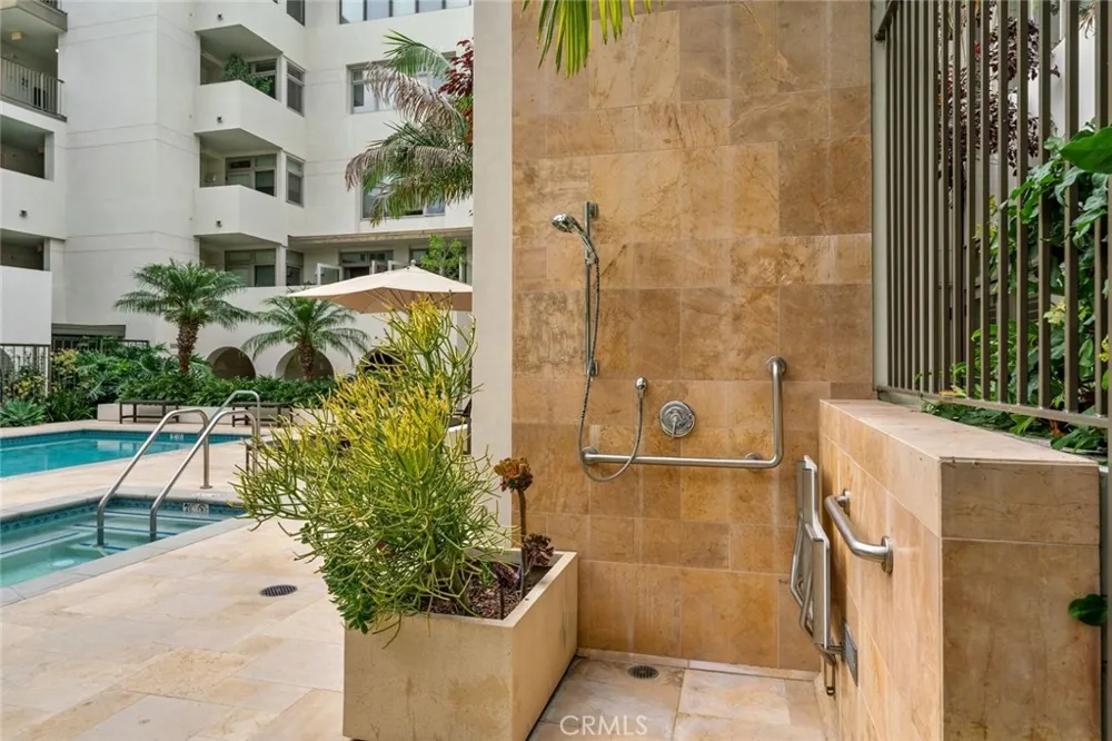 920 Granite Drive #117 Pasadena, CA 91101