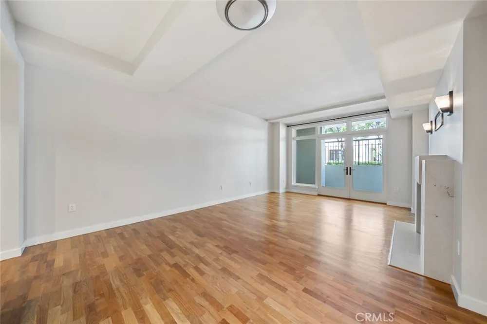 920 Granite Drive #117 Pasadena, CA 91101
