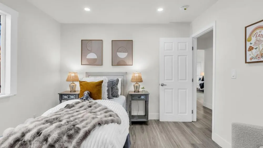 186 Fair Oaks Street Mountain View, CA 94040