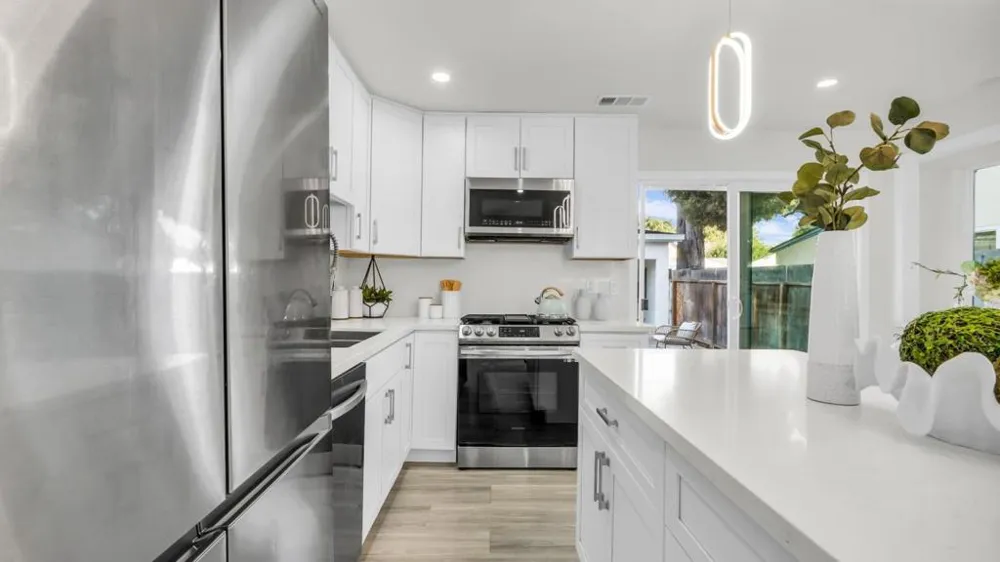186 Fair Oaks Street Mountain View, CA 94040