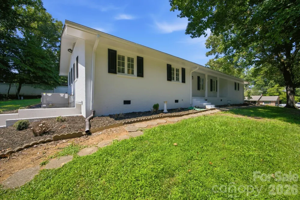 803 E 24th Street Newton, NC 28658
