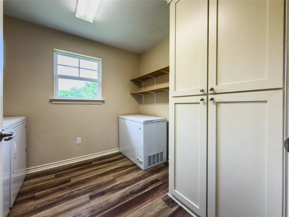322 Hcr 2320 Abbott, TX 76621