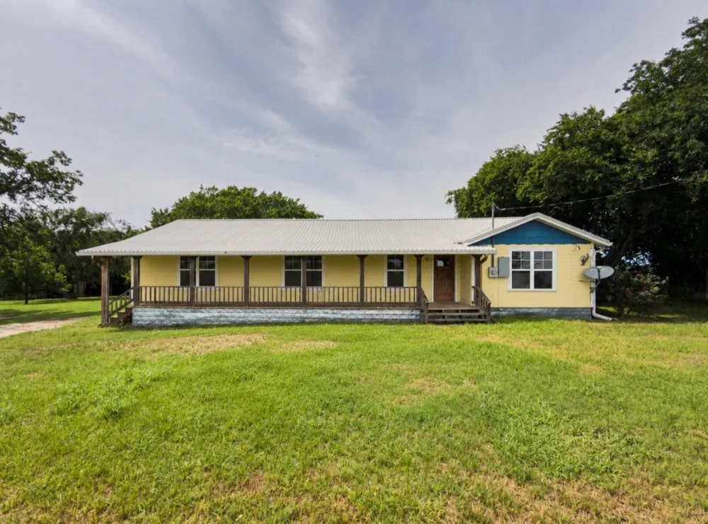 322 Hcr 2320 Abbott, TX 76621