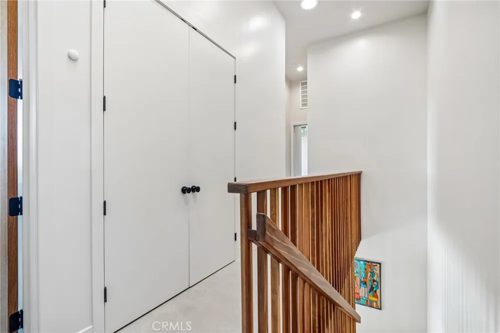 8504 Outland View Drive Sun Valley, CA 91352