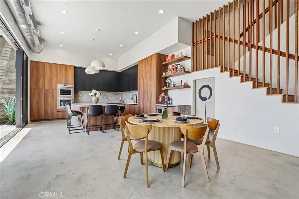 8504 Outland View Drive Sun Valley, CA 91352