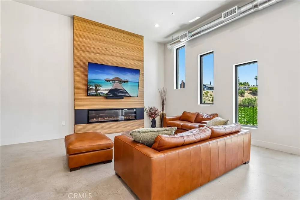 8504 Outland View Drive Sun Valley, CA 91352