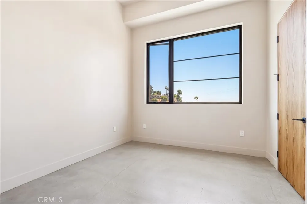 8504 Outland View Drive Sun Valley, CA 91352