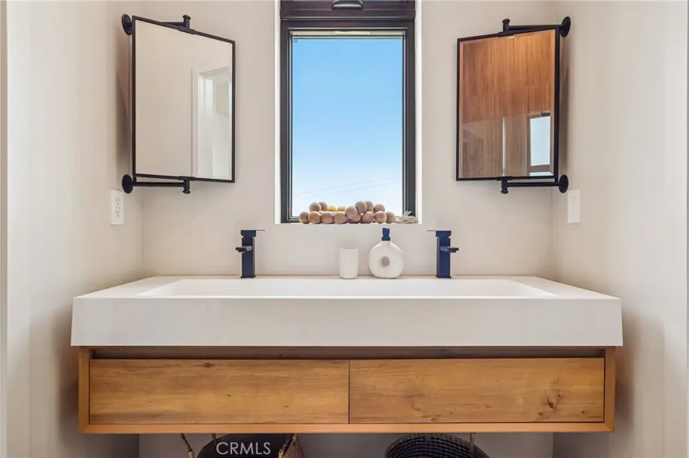 8504 Outland View Drive Sun Valley, CA 91352