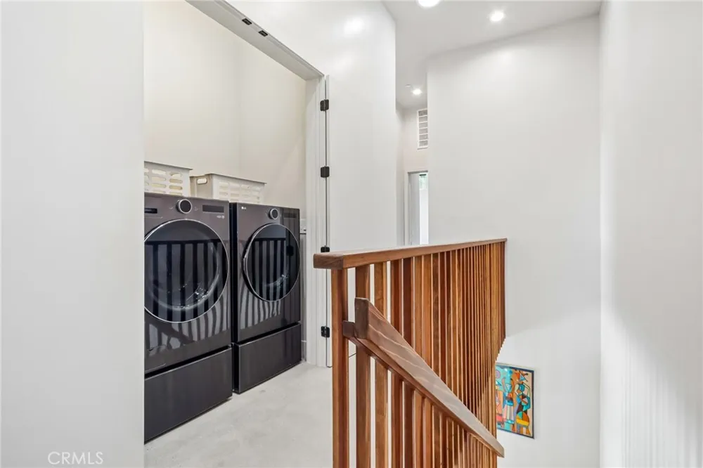 8504 Outland View Drive Sun Valley, CA 91352
